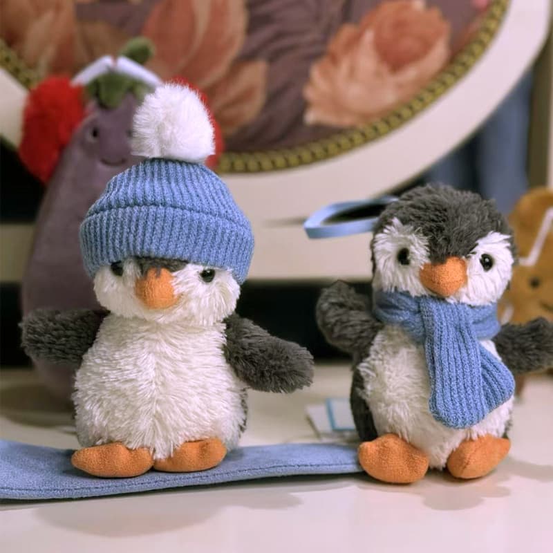 冬装いペンギン親子のふわもこぬいぐるみ