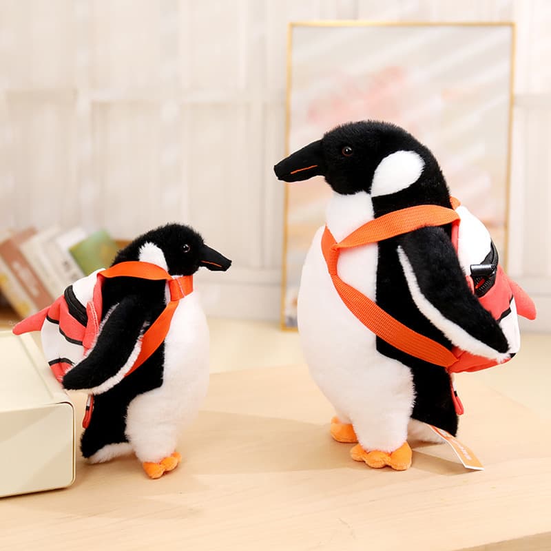 リュック背負いペンギンぬいぐるみ三兄弟