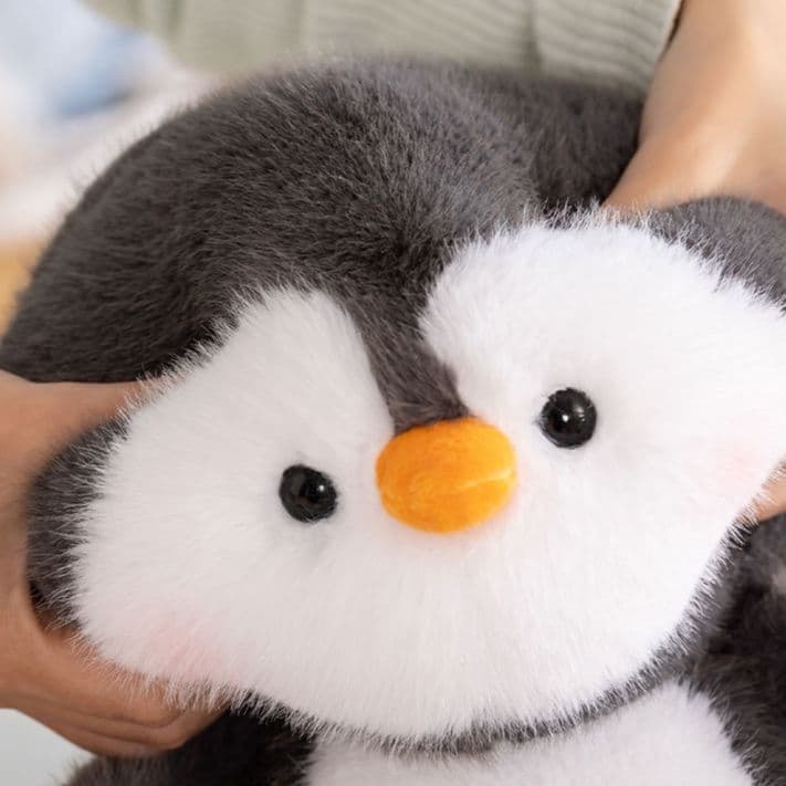 ほっぺがかわいい赤ちゃんペンギンぬい