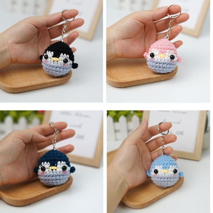 手編みころころペンギンキーホルダー