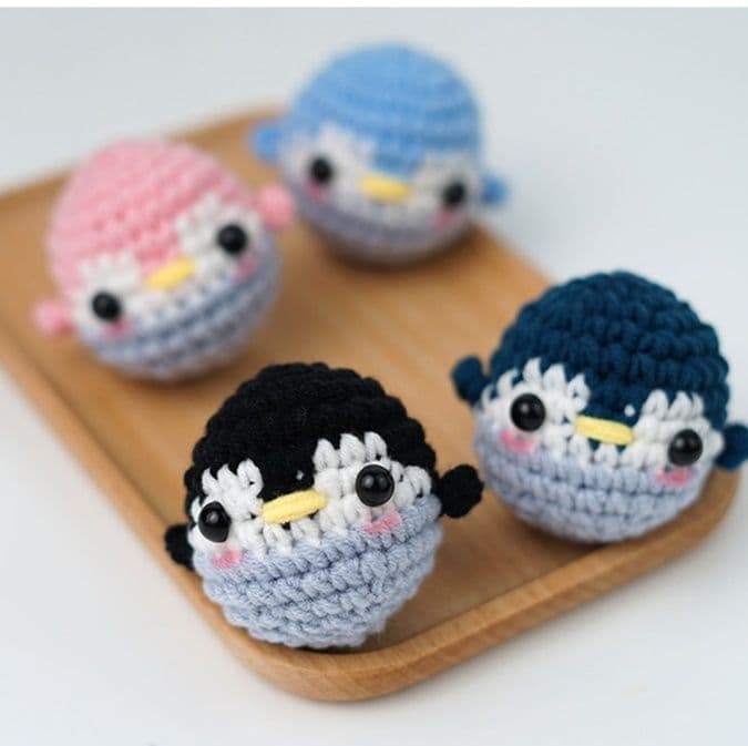 手編みころころペンギンキーホルダー