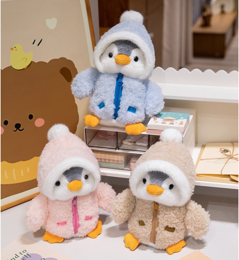 もこもこパーカー姿のペンギン赤ちゃんぬいぐるみ