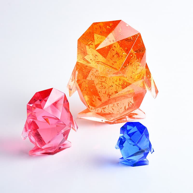 ペンギングッズ・ペンギンぬいぐるみ きらきら宝石風ペンギン置物三個組