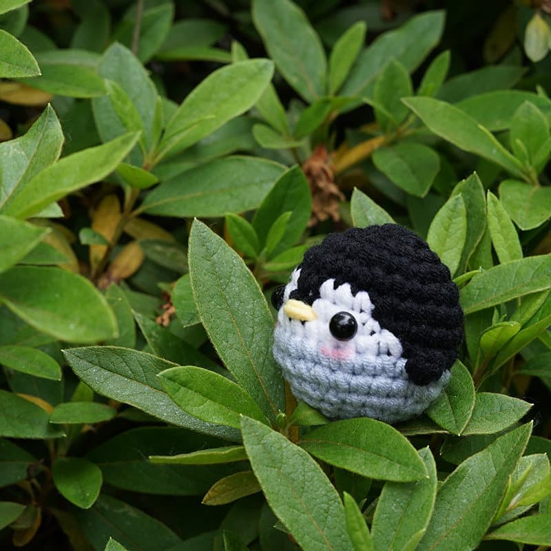 手編みころころペンギンキーホルダー