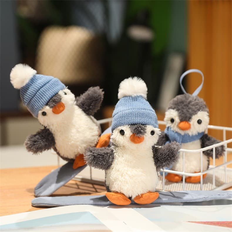 冬装いペンギン親子のふわもこぬいぐるみ